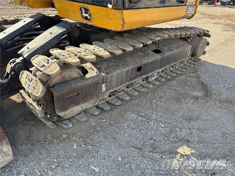 John Deere 135G Bagri goseničarji