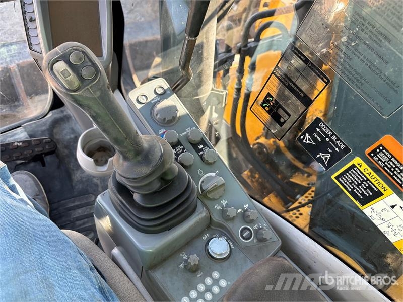 John Deere 135G Bagri goseničarji