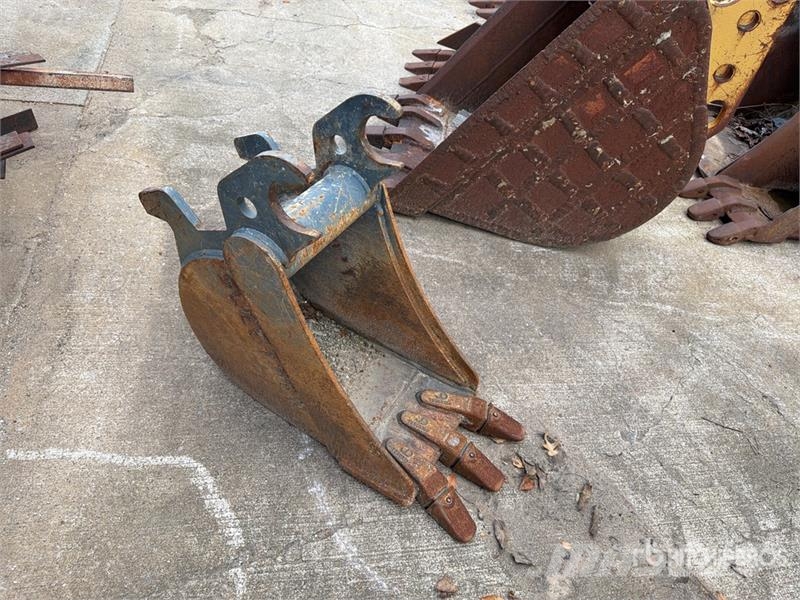 John Deere 18 in Q/C Digging Excavator Bucket Baldes