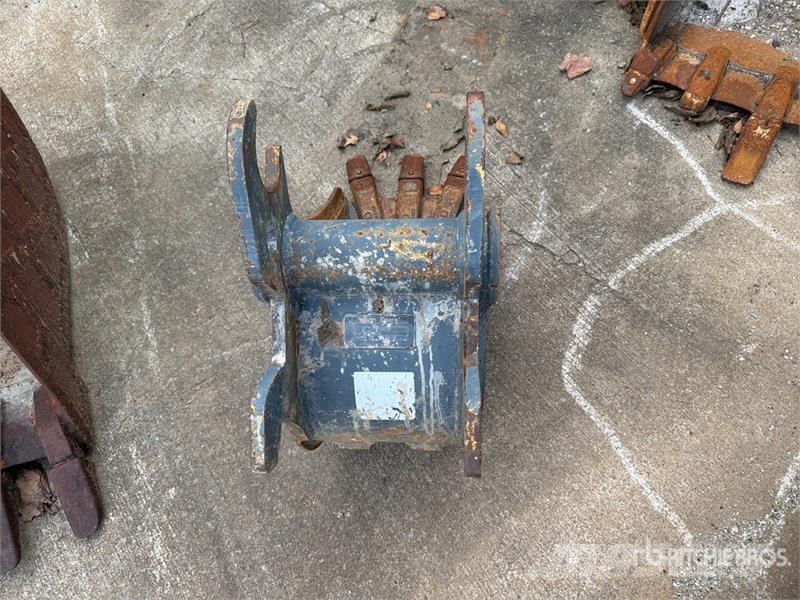 John Deere 18 in Q/C Digging Excavator Bucket Baldes