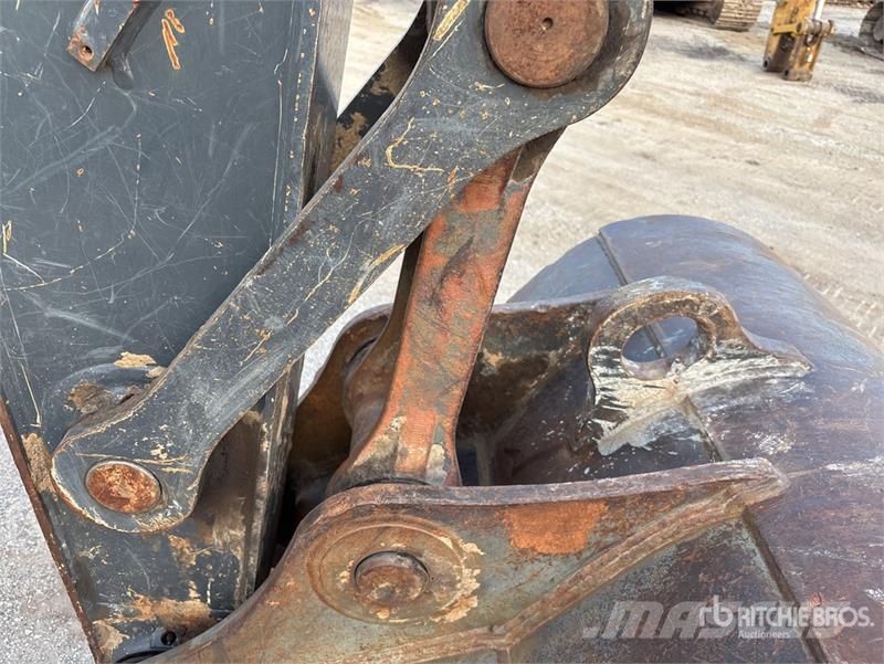 John Deere 180G LC Roomikekskavaatorid