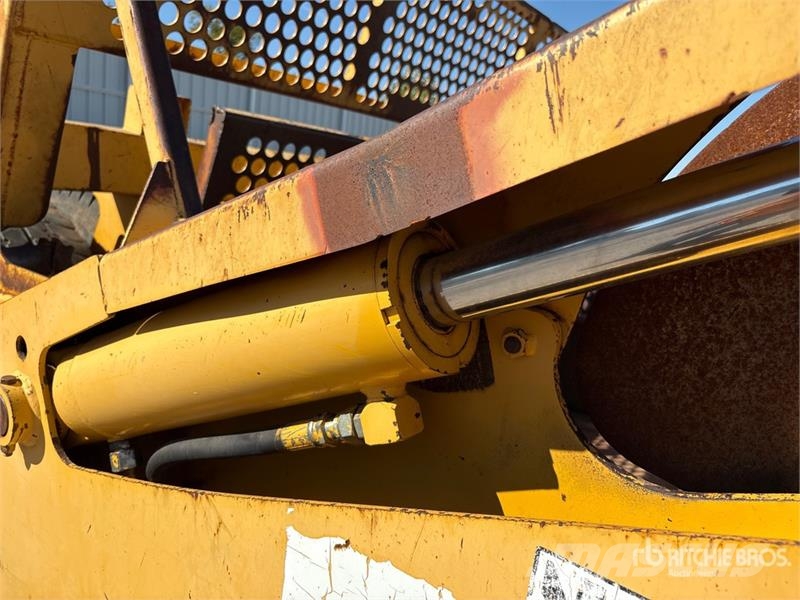 John Deere 1810E كاشطات