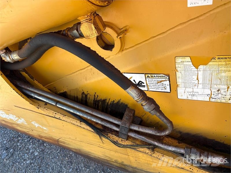 John Deere 1810E كاشطات