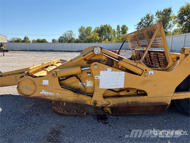 John Deere 1810E كاشطات