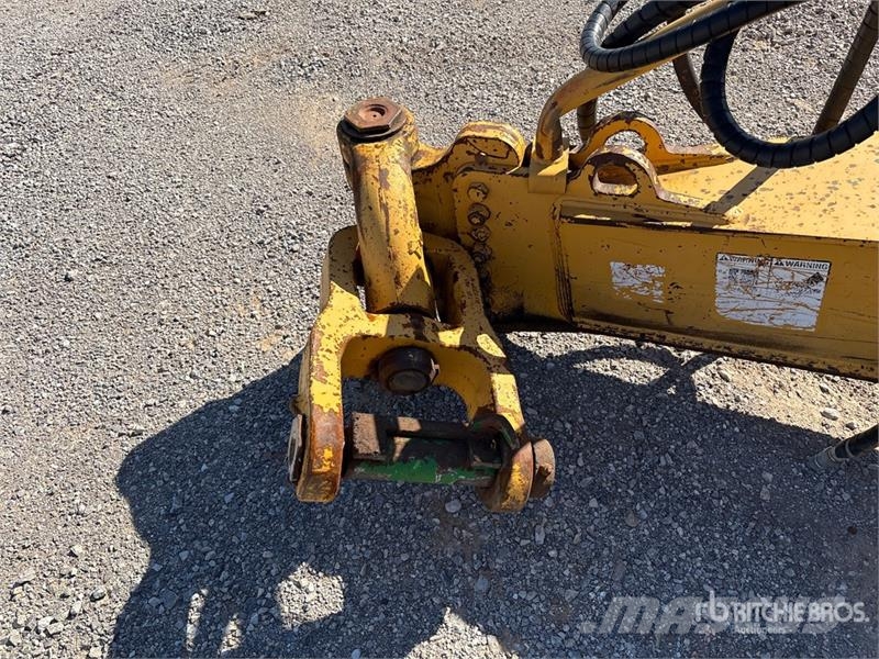 John Deere 1810E كاشطات