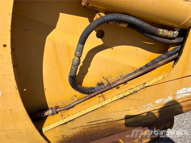 John Deere 1810E كاشطات