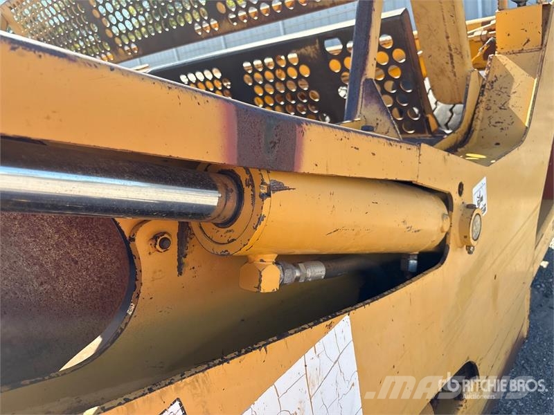 John Deere 1810E كاشطات
