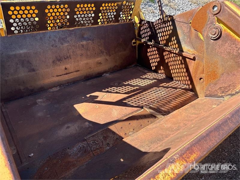 John Deere 1810E كاشطات
