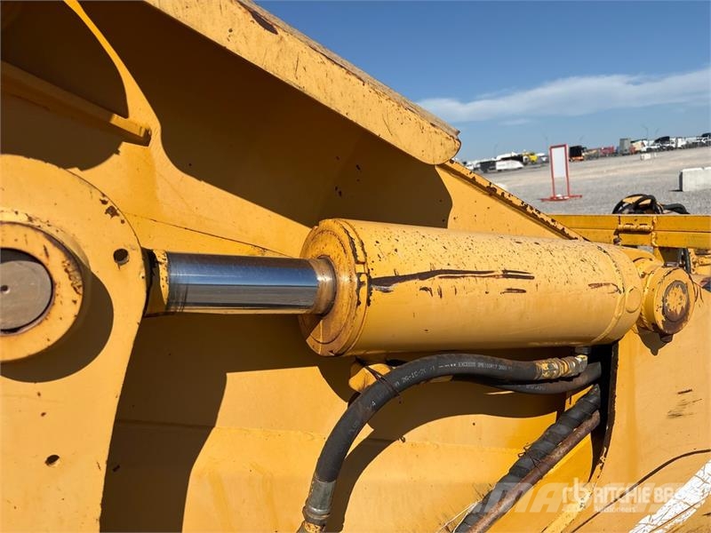 John Deere 1810E كاشطات
