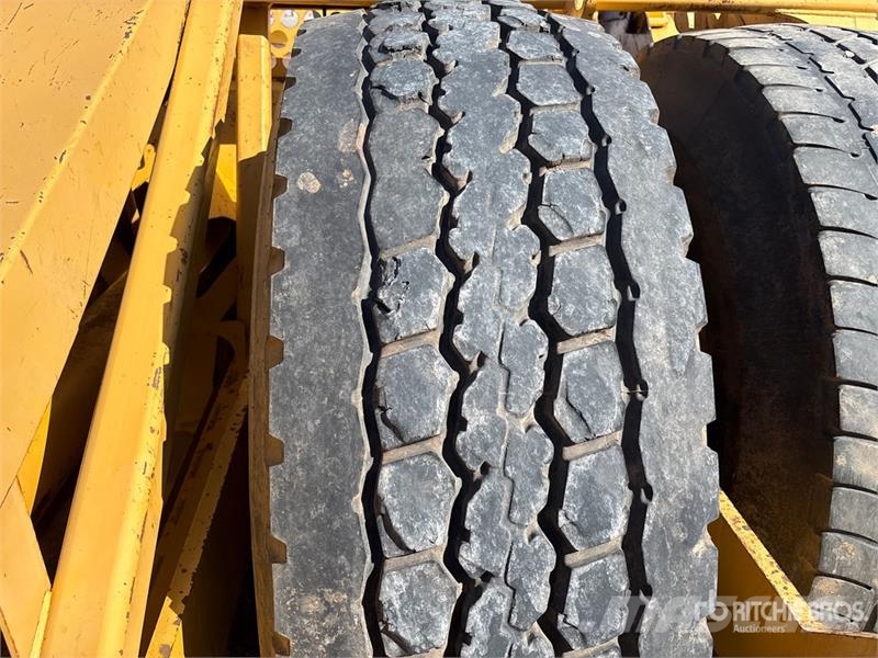 John Deere 1810E كاشطات