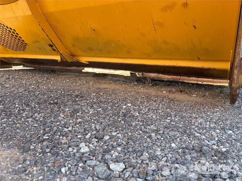 John Deere 1810E كاشطات