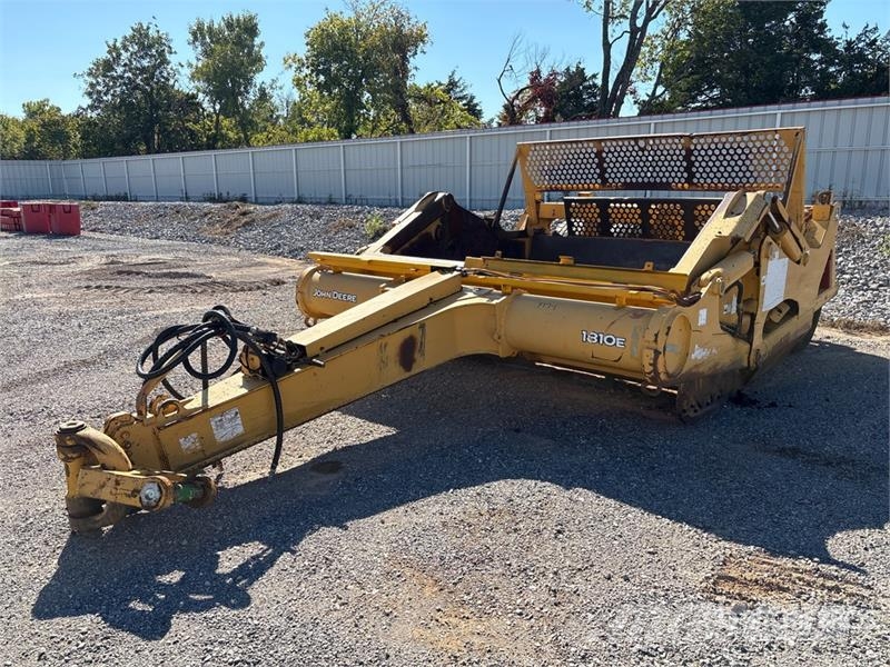 John Deere 1810E كاشطات