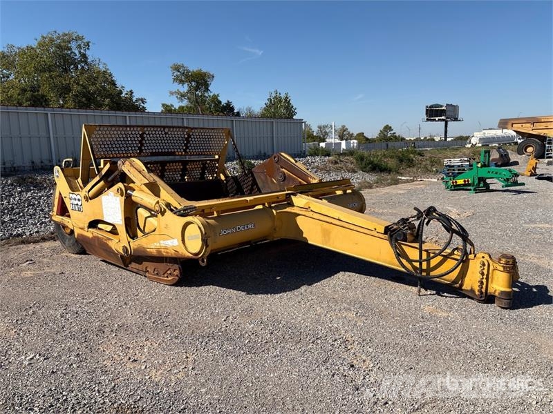 John Deere 1810E كاشطات