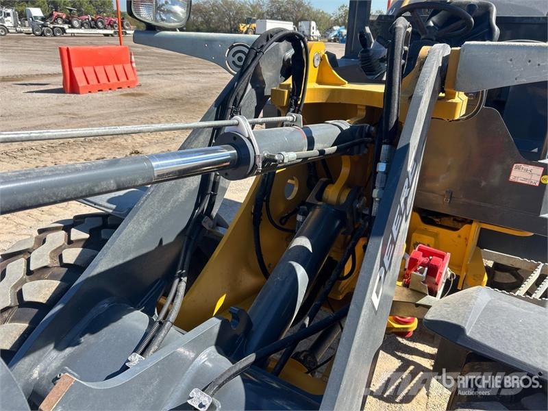 John Deere 204 G-Tier لوادر بعجل