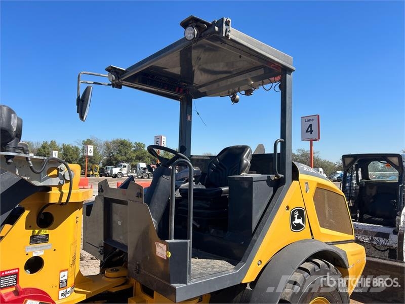 John Deere 204 G-Tier لوادر بعجل