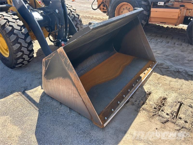 John Deere 204 G-Tier لوادر بعجل