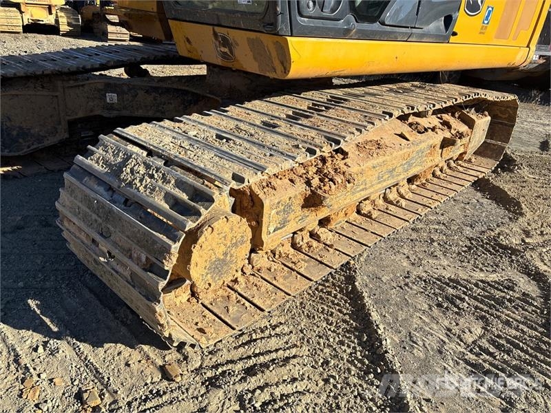 John Deere 210G LC Crawler excavators