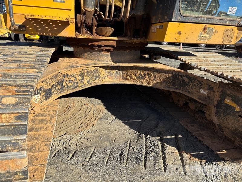 John Deere 210G LC Crawler excavators