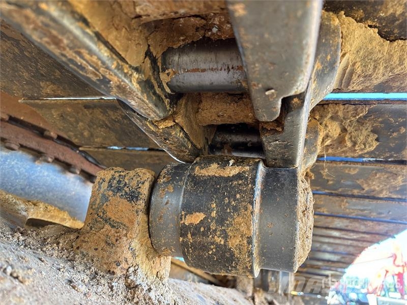 John Deere 210G LC Crawler excavators