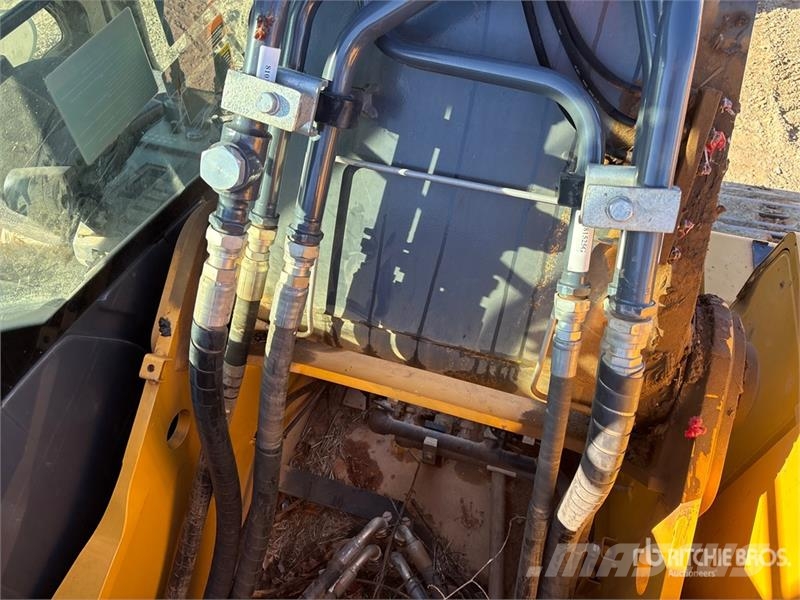 John Deere 210G LC Crawler excavators