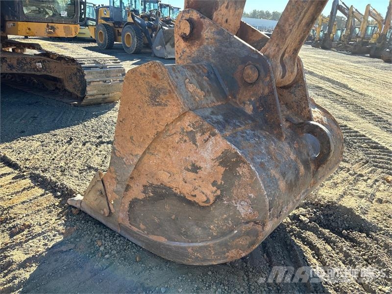 John Deere 210G LC Crawler excavators