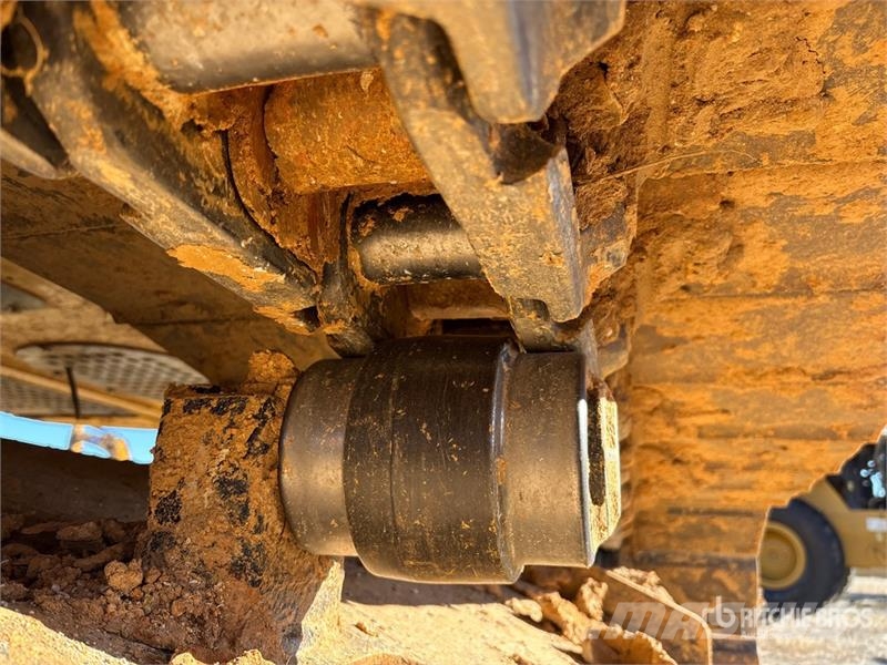 John Deere 210G LC Crawler excavators
