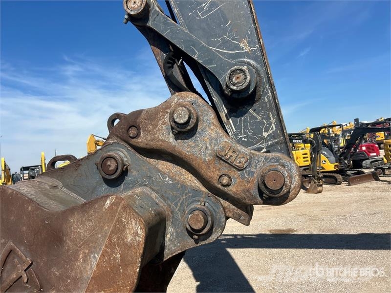 John Deere 210G LC Tracked Excavator 履带挖掘机