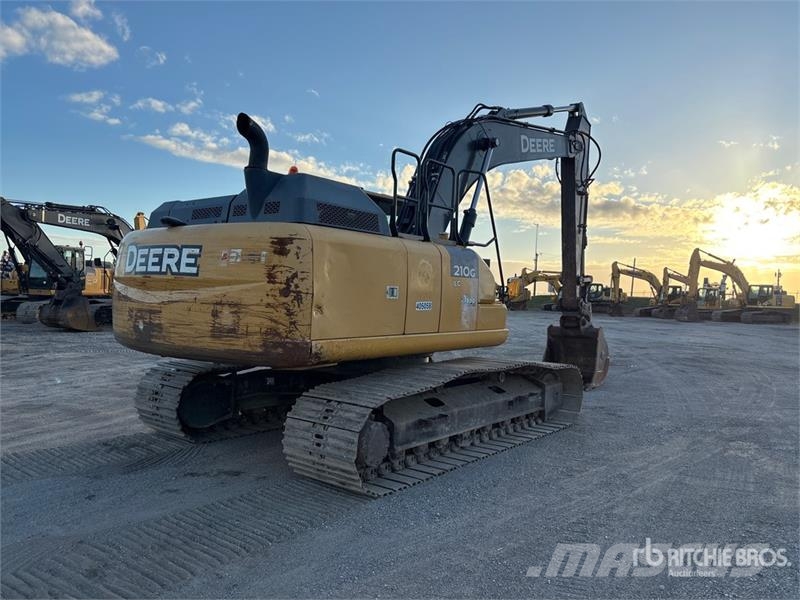 John Deere 210G LC Tracked Excavator Kāpurķēžu ekskavatori