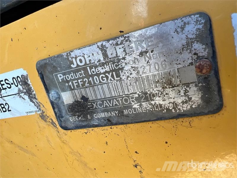 John Deere 210G LC Tracked Excavator حفارات زحافة