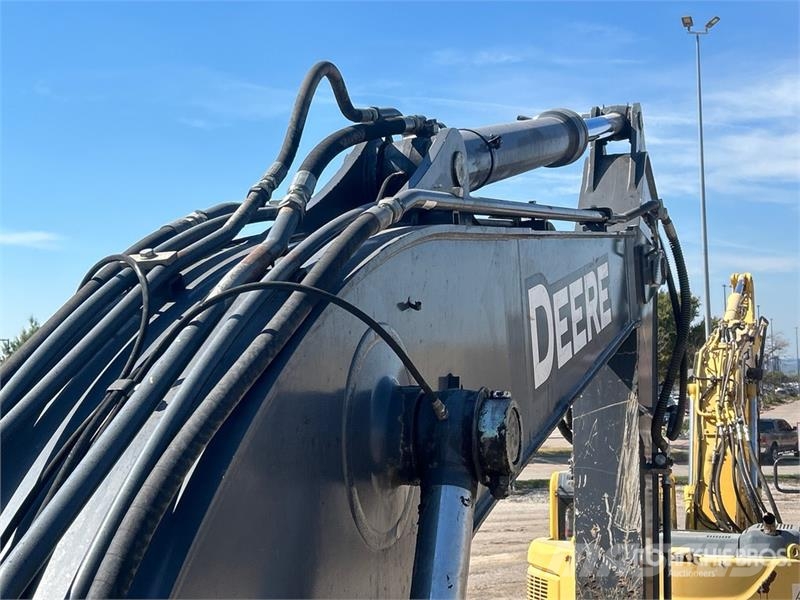 John Deere 210G LC Tracked Excavator 履带挖掘机