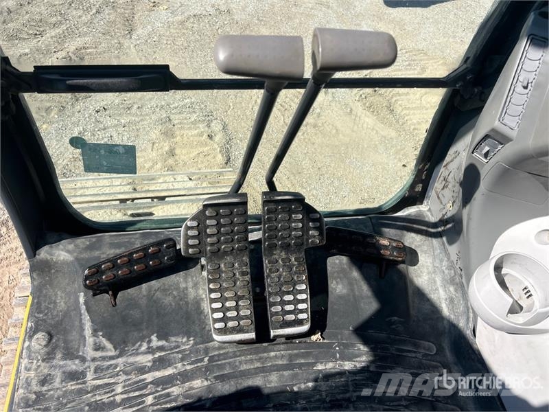 John Deere 210G LC Tracked Excavator 履带挖掘机