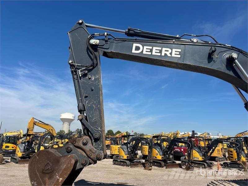 John Deere 210G LC Tracked Excavator 履带挖掘机