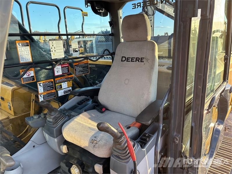 John Deere 210G LC Tracked Excavator Kāpurķēžu ekskavatori