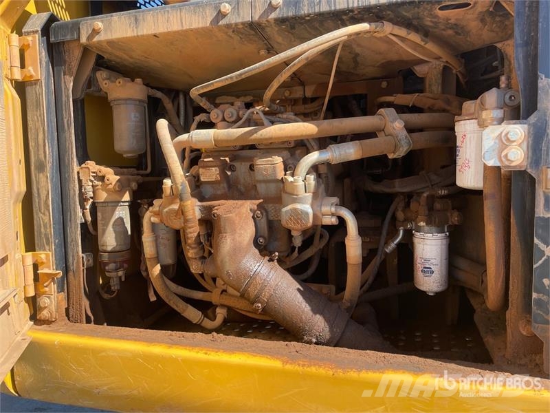 John Deere 210G LC Tracked Excavator 대형 굴삭기 29톤 이상
