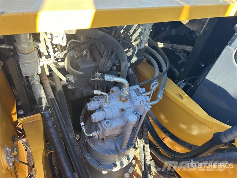 John Deere 210G LC Tracked Excavator Raupenbagger