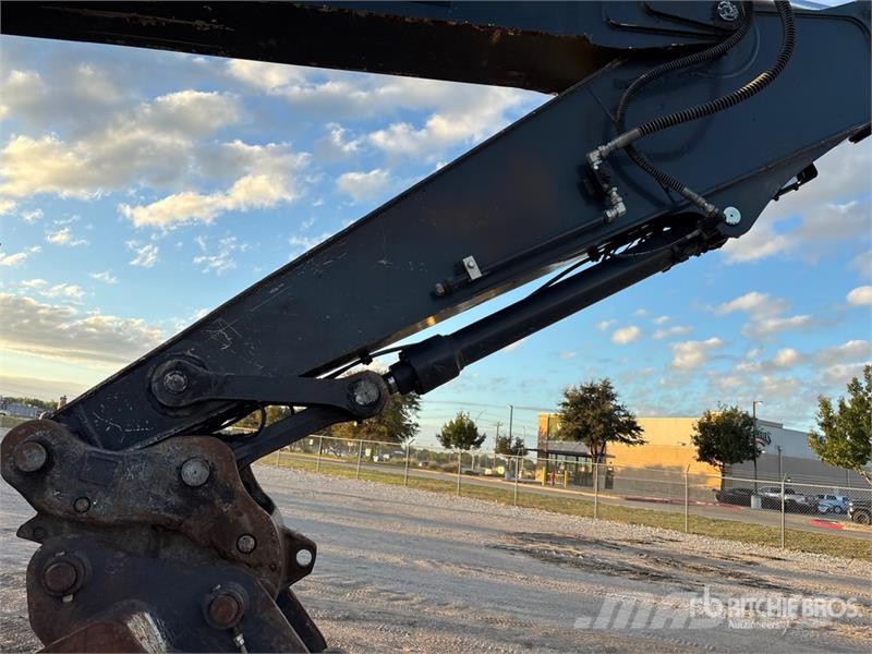 John Deere 210G LC Tracked Excavator Kāpurķēžu ekskavatori
