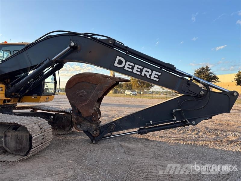 John Deere 210G LC Tracked Excavator Kāpurķēžu ekskavatori