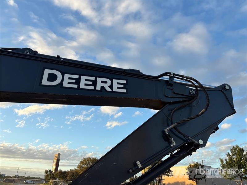 John Deere 210G LC Tracked Excavator Kāpurķēžu ekskavatori