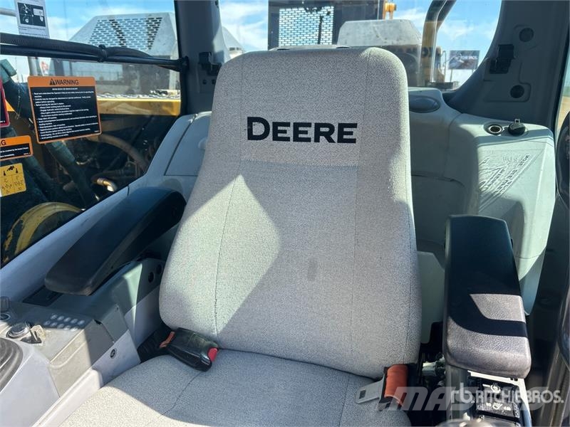 John Deere 210G LC Tracked Excavator 履带挖掘机