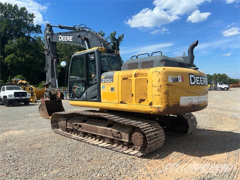 John Deere 210G LC Tracked Excavator حفارات زحافة