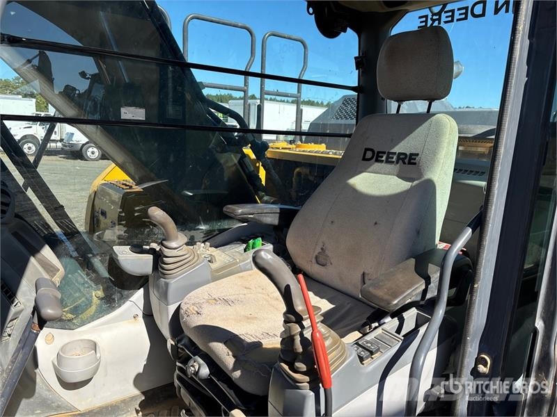 John Deere 210GLC Tracked Excavator Crawler excavators