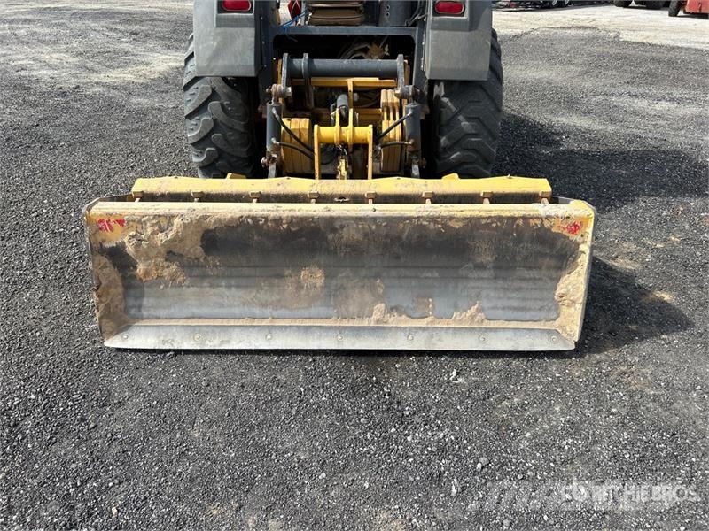 John Deere 210L EP 4x4 Landscape Loader Kolesni nakladalci