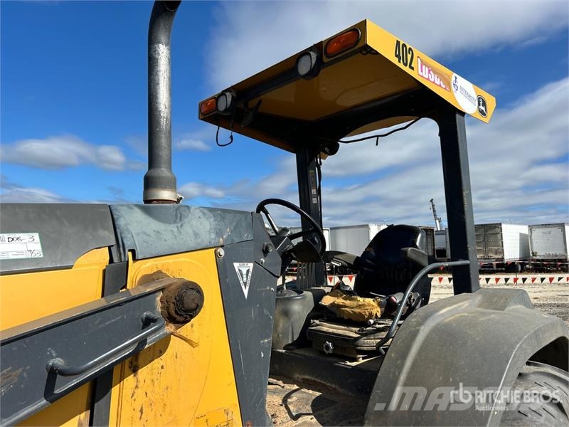 John Deere 210L EP 4x4 Landscape Loader Kolesni nakladalci