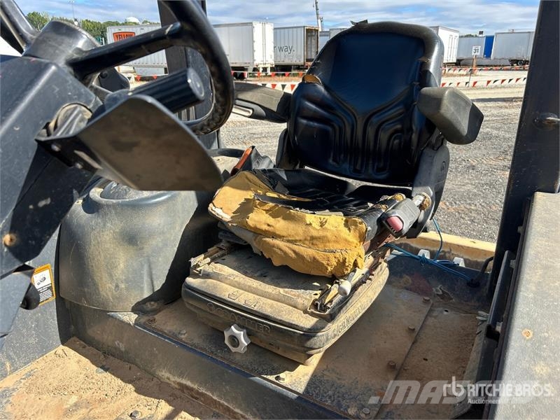 John Deere 210L EP 4x4 Landscape Loader Kolesni nakladalci