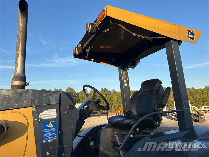 John Deere 210L EP 4x4 Landscape Loader Pyöräkuormaajat