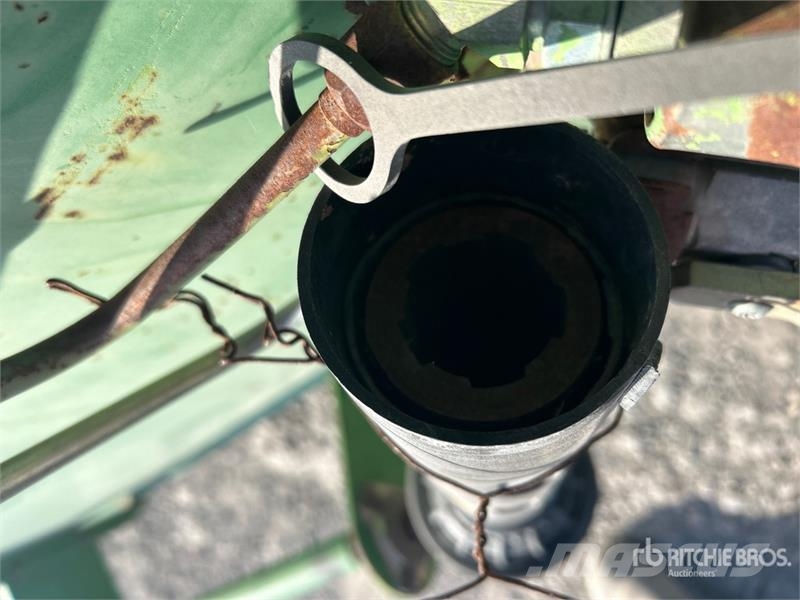 John Deere 22 Row 12 in Corn Combine Header رؤوس الحصادات الدراسات