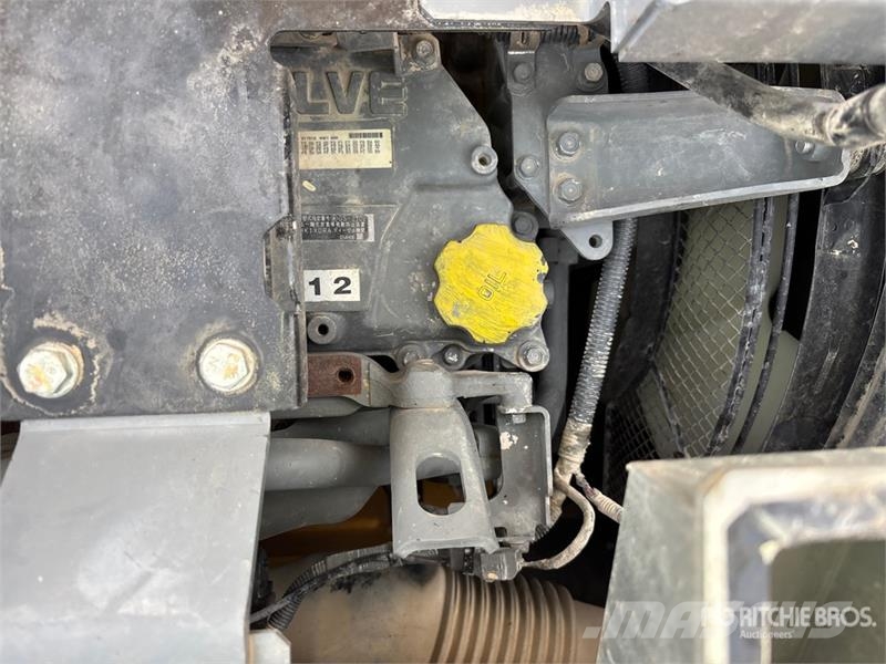 John Deere 245G LC Tracked Excavator Roomikekskavaatorid