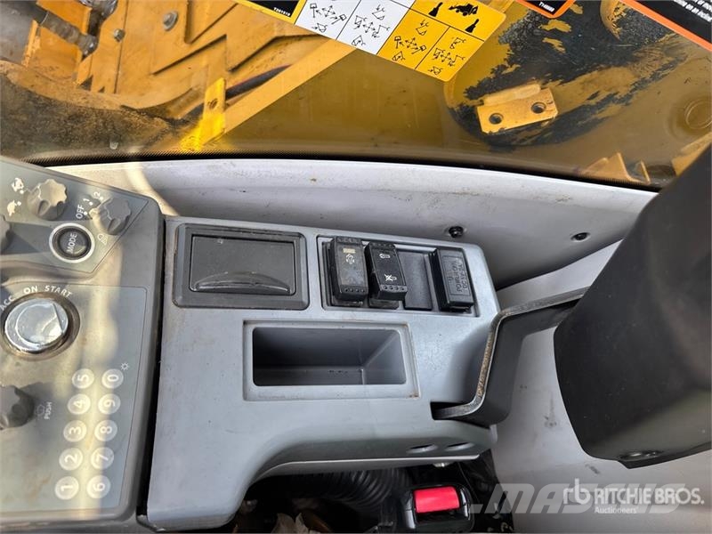 John Deere 245G LC Tracked Excavator Roomikekskavaatorid