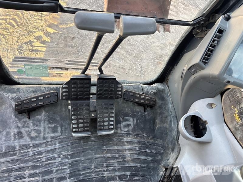 John Deere 245G LC Tracked Excavator Roomikekskavaatorid