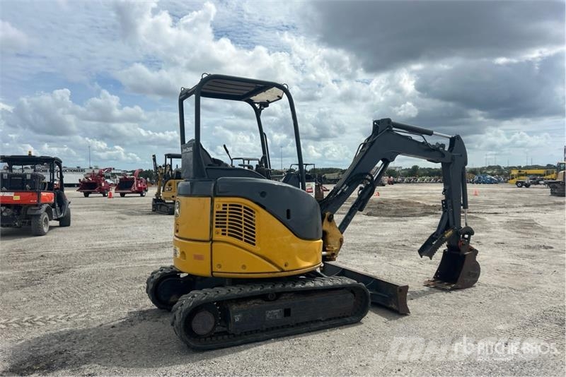 John Deere 27D Mini ekskavatori < 7 t
